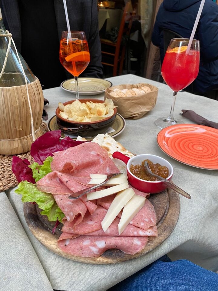 Aperitivo del Magazine di Midable a Prato team building Midable Digital Agency