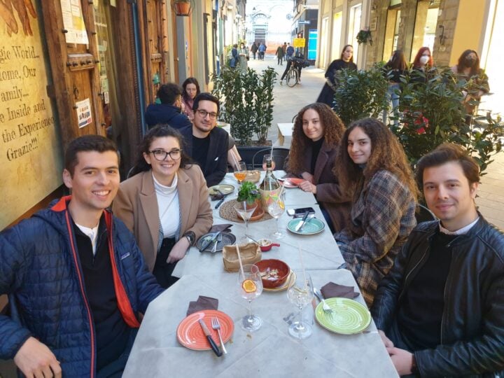 Ritrovo aperitivo Midable Magazine in centro a Prato team building Midable Digital Agency